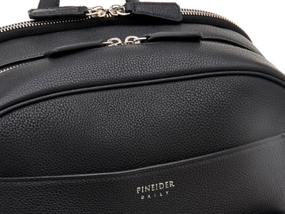 Pineider backpack's details